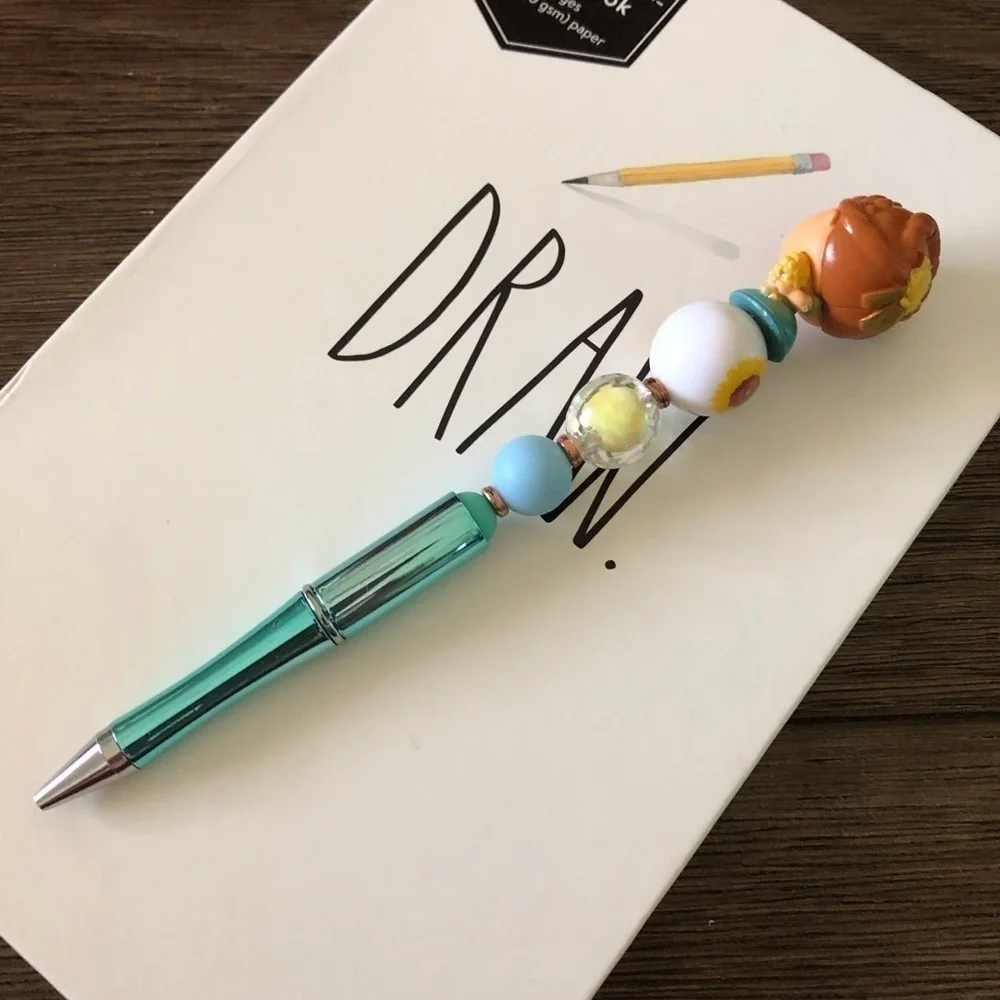 Disney Doorables: Frozen: Princess Anna's Birthday handmade beaded pen